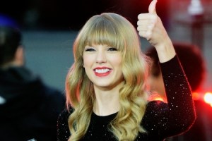 TaylorSwiftThumbsUp